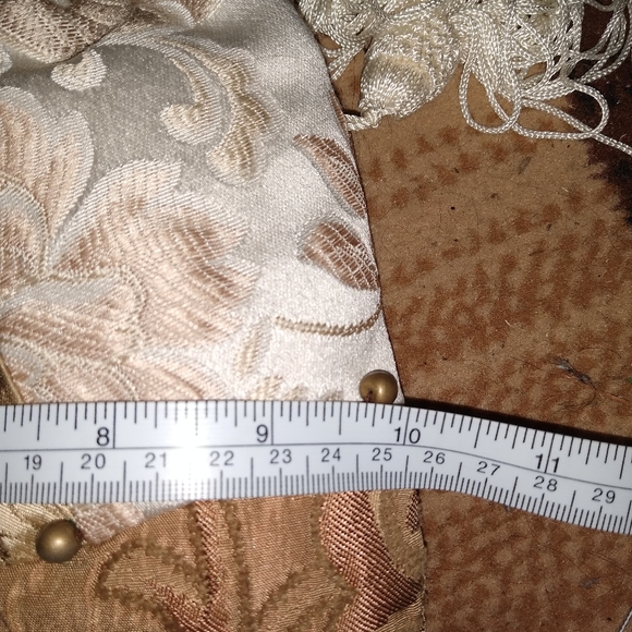 Beige embroidered beaded potli bag - Picture 4 of 5